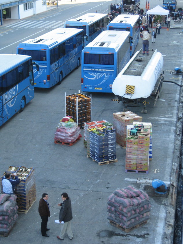 auf den Kai von Limassol: Betanken (180)