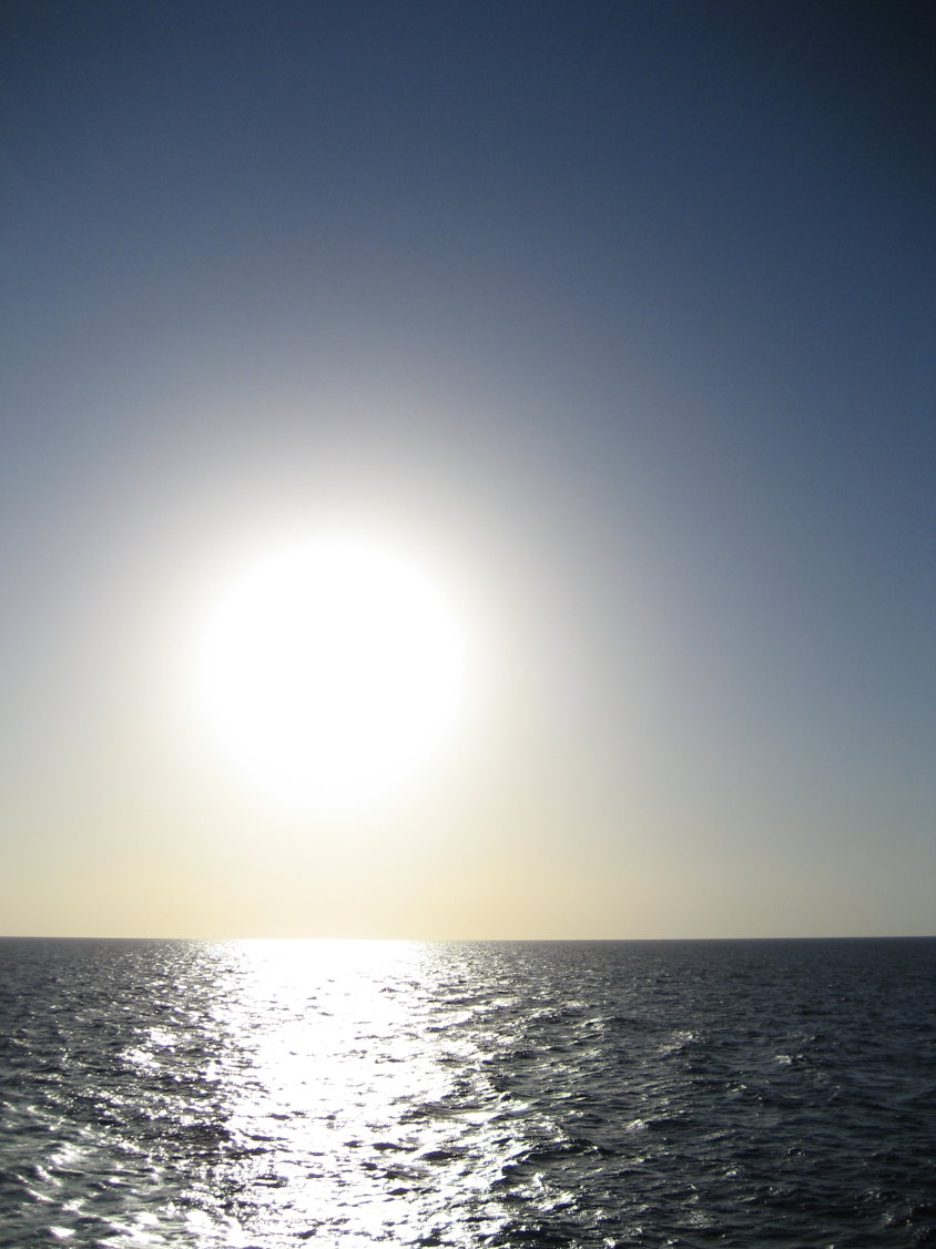 auf 1700 m tiefes Wasser und eine ziemlich libysche Sonne (180)