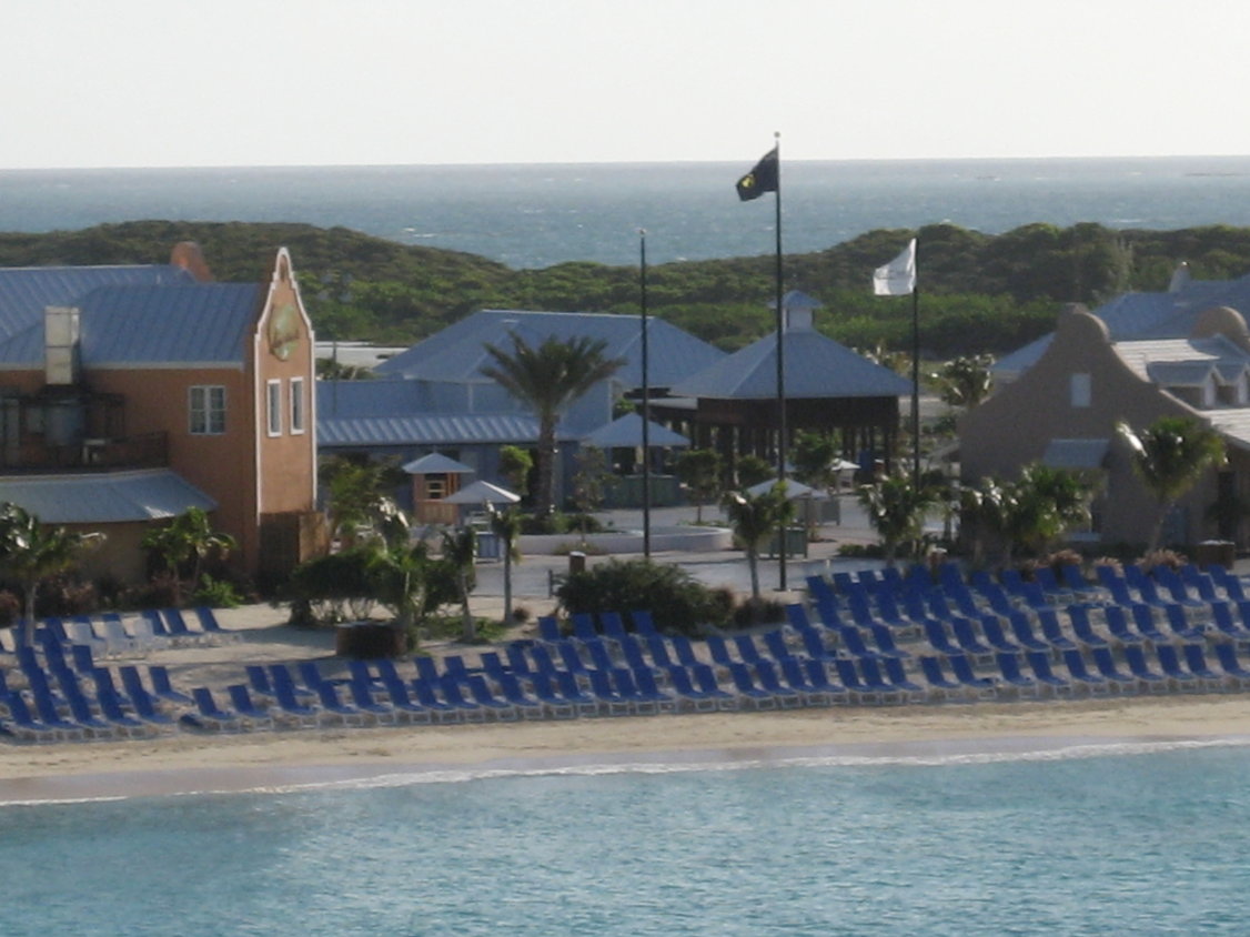 auf den Strand von Grand Turk. Wir werden erwartet. (180) 180°