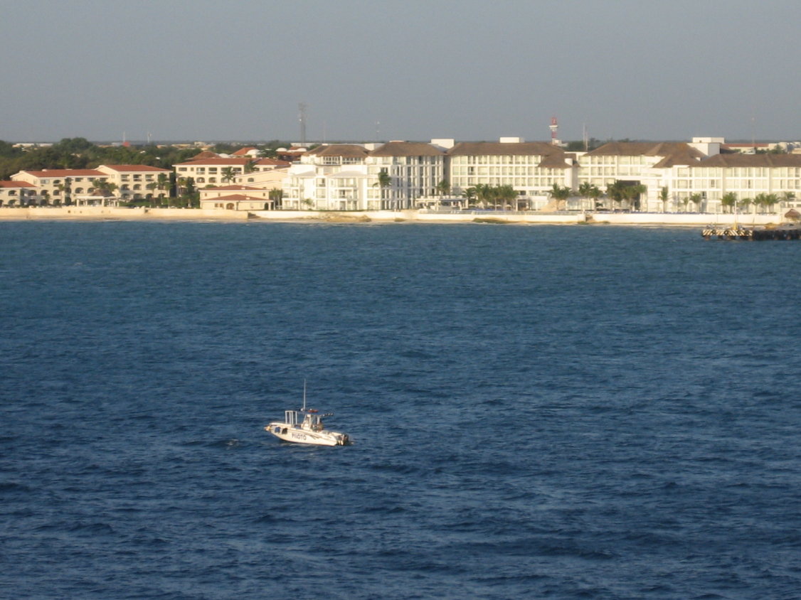 auf Playa del Carmen; die Tagesausflügler werden ausgebootet (180)