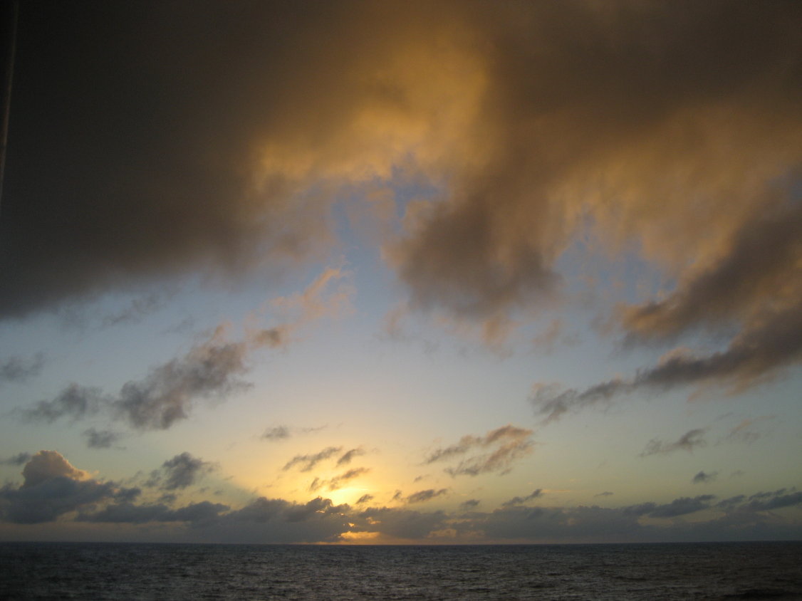 auf 4000 Meter tiefes Wasser (und in einigen Stunden: auf den Äquator) (180)