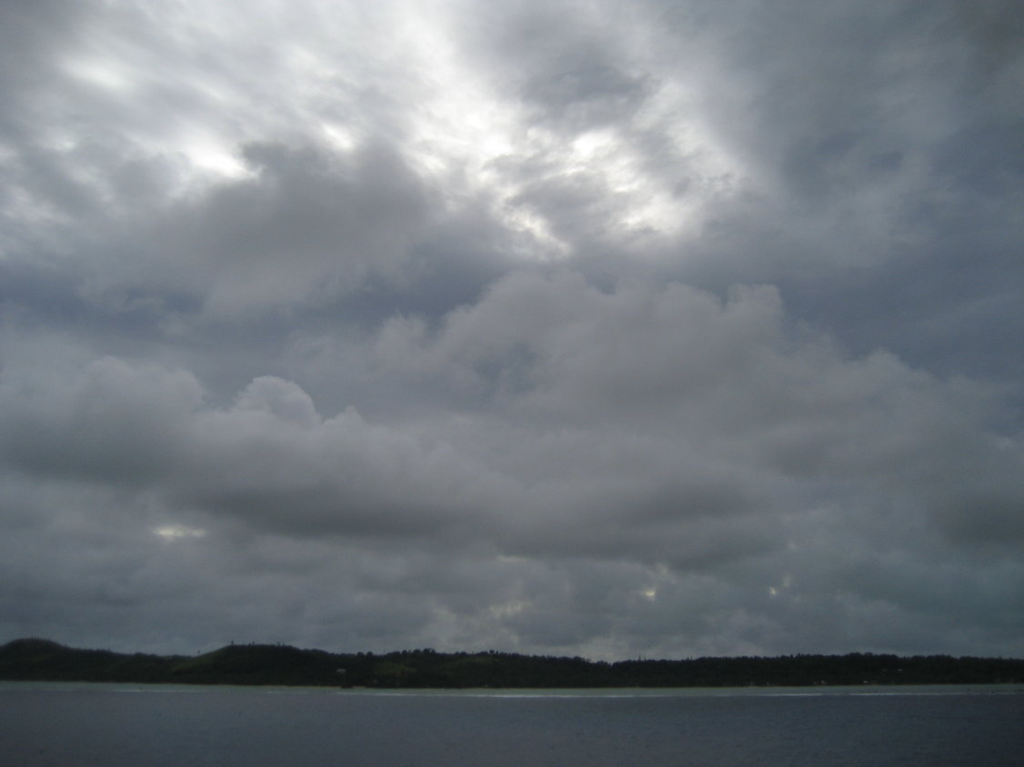 auf eines der Glanzstücke des Pazifiks (Tagesprogramm)? auf das Gegenstück zu Tahitis Bora Bora (Reiseführer)? Wir werdens nie erfahren (180)