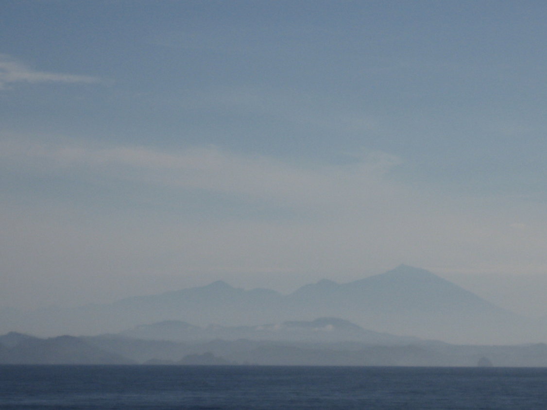 Asien! Und gleich mit einem 3726m hohen Vulkan. (180)