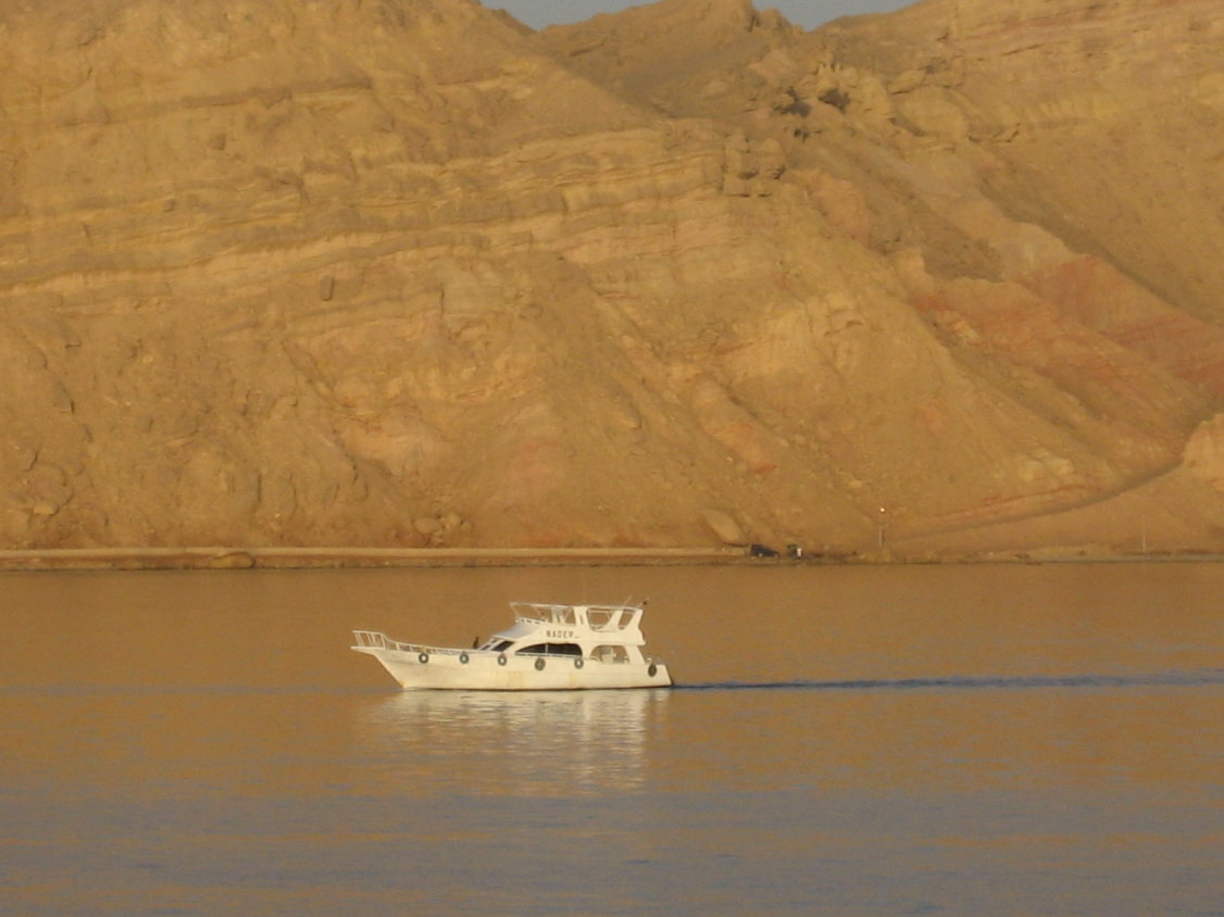 aufs erste der ausfahrenden Tauchboote (180)