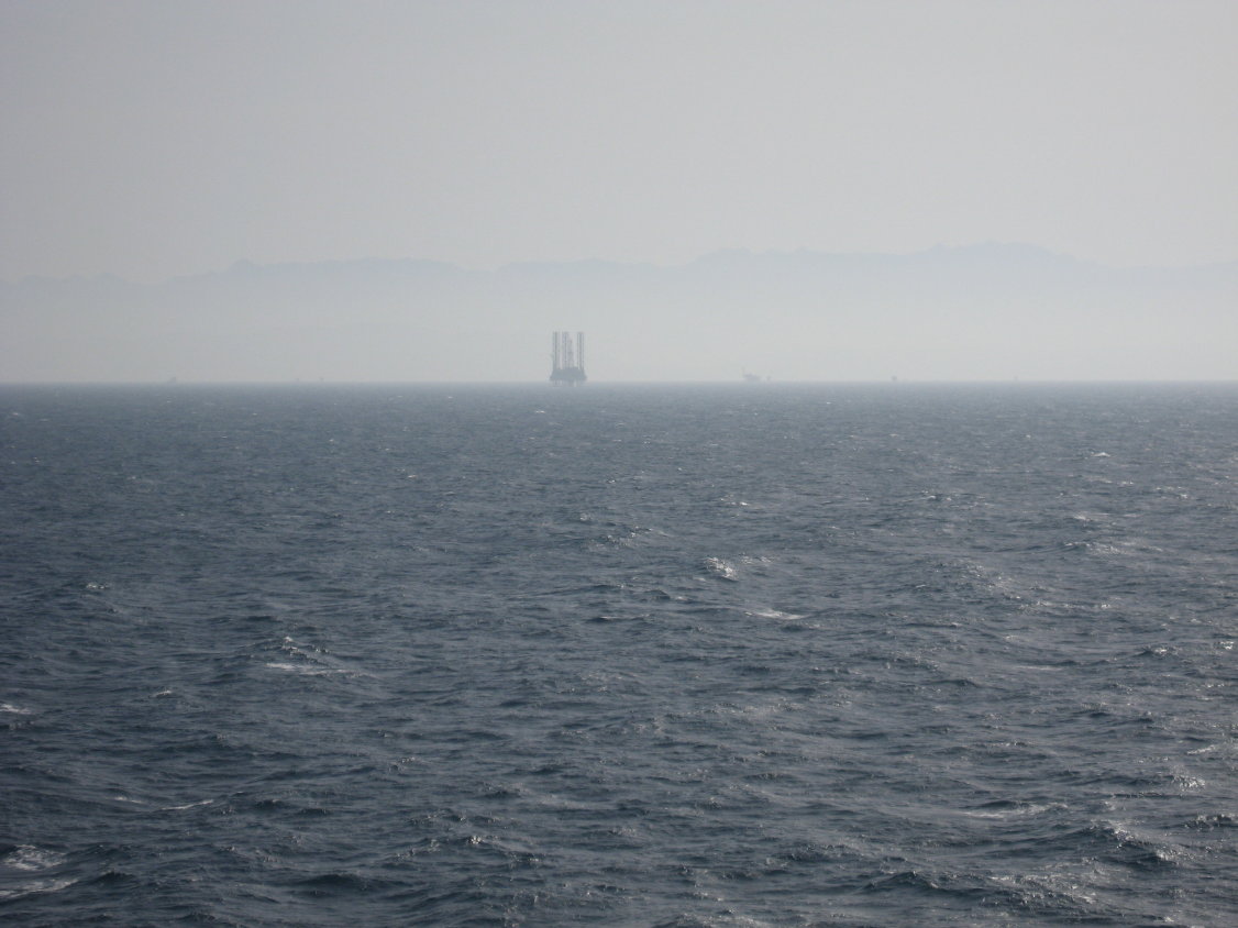 auf eine der Bohrinseln im Golf von Suez (180)