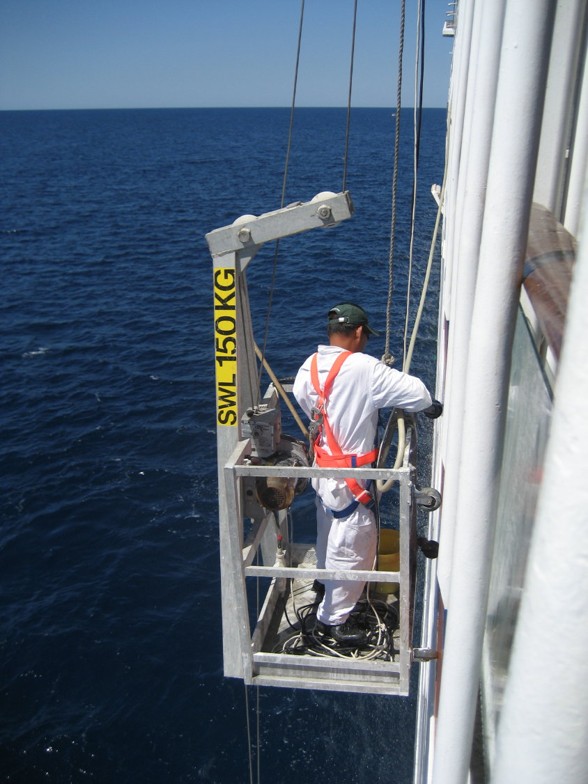 anhaltende Reinigungsarbeiten (180)